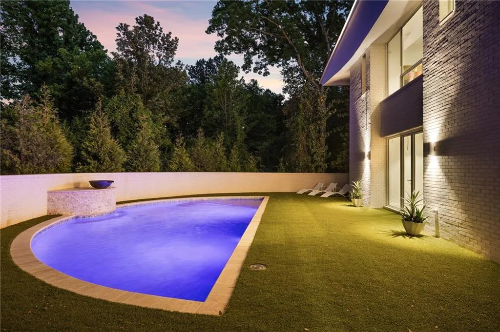 3619 Ivy Road, Atlanta, Georgia 30342, 5 Bedrooms Bedrooms, 0 ,5 BathroomsBathrooms,Residential,For Sale,3619 Ivy Road,7855409