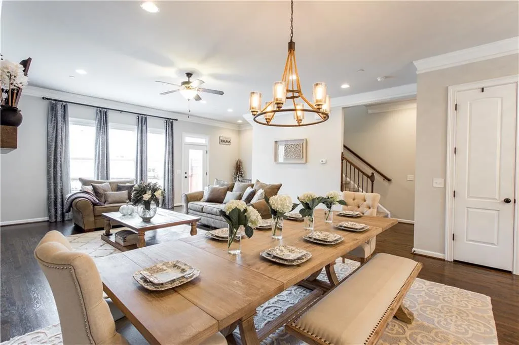 962 Thibideau Court, Sandy Springs, Georgia 30328, 3 Bedrooms Bedrooms, ,3 BathroomsBathrooms,Residential,Sold,962 Thibideau Court,5927195