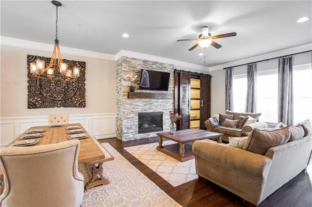 962 Thibideau Court, Sandy Springs, Georgia 30328, 3 Bedrooms Bedrooms, ,3 BathroomsBathrooms,Residential,Sold,962 Thibideau Court,5927195