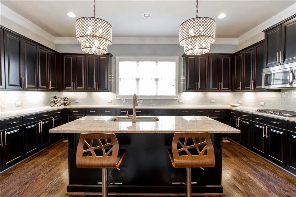 962 Thibideau Court, Sandy Springs, Georgia 30328, 3 Bedrooms Bedrooms, ,3 BathroomsBathrooms,Residential,Sold,962 Thibideau Court,5927195