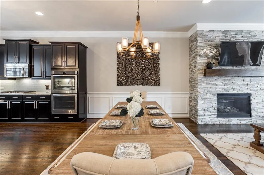 962 Thibideau Court, Sandy Springs, Georgia 30328, 3 Bedrooms Bedrooms, ,3 BathroomsBathrooms,Residential,Sold,962 Thibideau Court,5927195