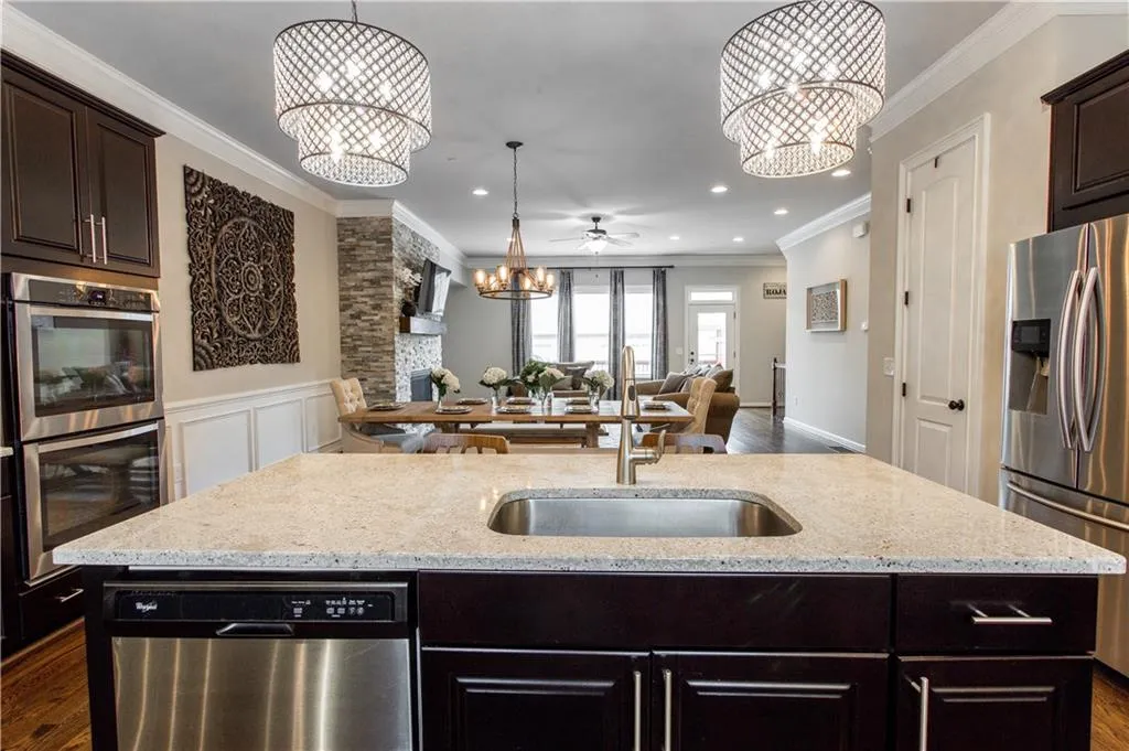962 Thibideau Court, Sandy Springs, Georgia 30328, 3 Bedrooms Bedrooms, ,3 BathroomsBathrooms,Residential,Sold,962 Thibideau Court,5927195