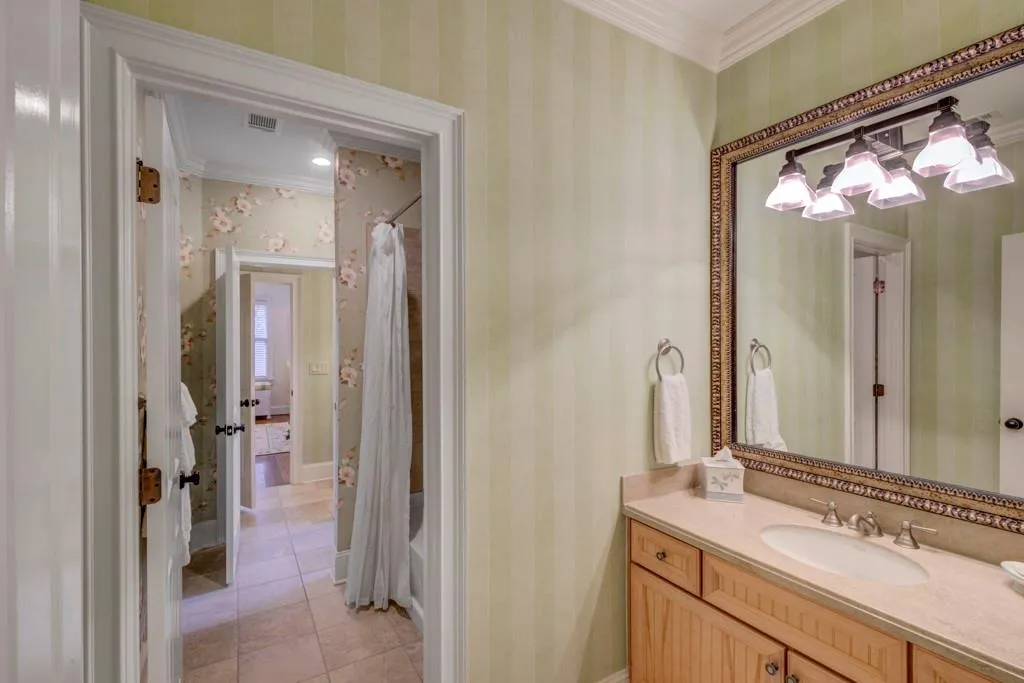 595 Franklin Road, Sandy Springs, Georgia 30342, 5 Bedrooms Bedrooms, ,4 BathroomsBathrooms,Residential,Sold,595 Franklin Road,7075349