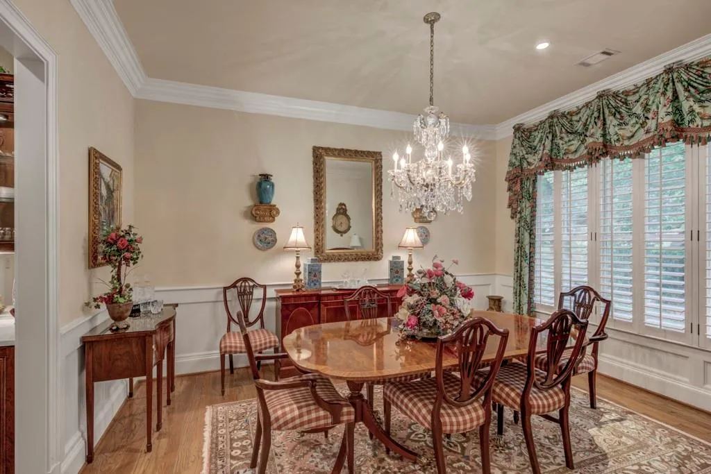 595 Franklin Road, Sandy Springs, Georgia 30342, 5 Bedrooms Bedrooms, ,4 BathroomsBathrooms,Residential,Sold,595 Franklin Road,7075349