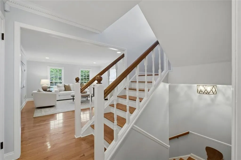 413 The North Chace, Sandy Springs, Georgia 30328, 4 Bedrooms Bedrooms, ,3 BathroomsBathrooms,Residential,For Sale,413 The North Chace,7759168