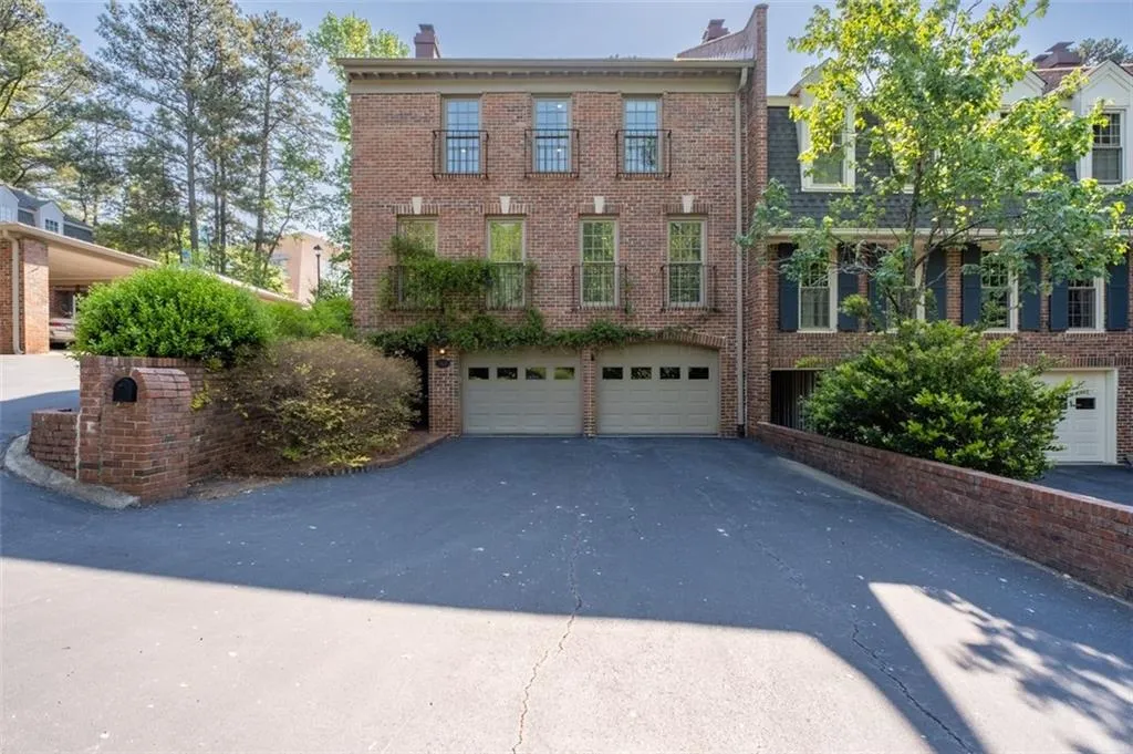 413 The North Chace, Sandy Springs, Georgia 30328, 4 Bedrooms Bedrooms, ,3 BathroomsBathrooms,Residential,For Sale,413 The North Chace,7759168