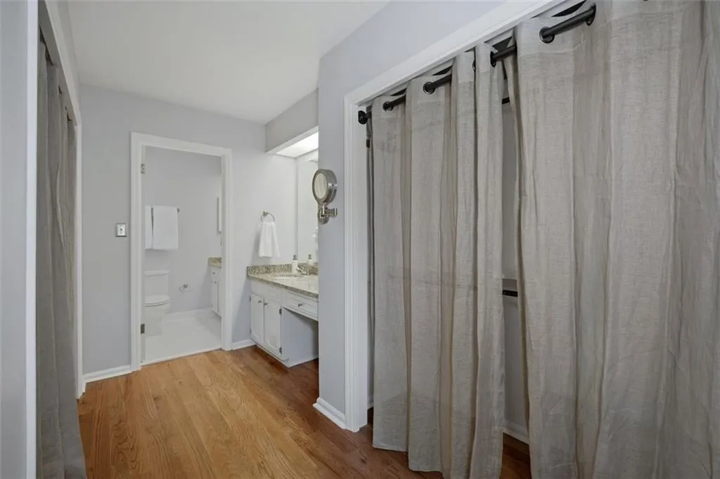 413 The North Chace, Sandy Springs, Georgia 30328, 4 Bedrooms Bedrooms, ,3 BathroomsBathrooms,Residential,For Sale,413 The North Chace,7759168