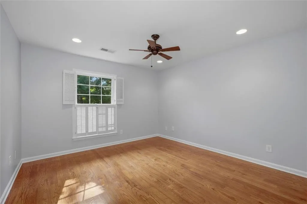 Guest bedroom 2