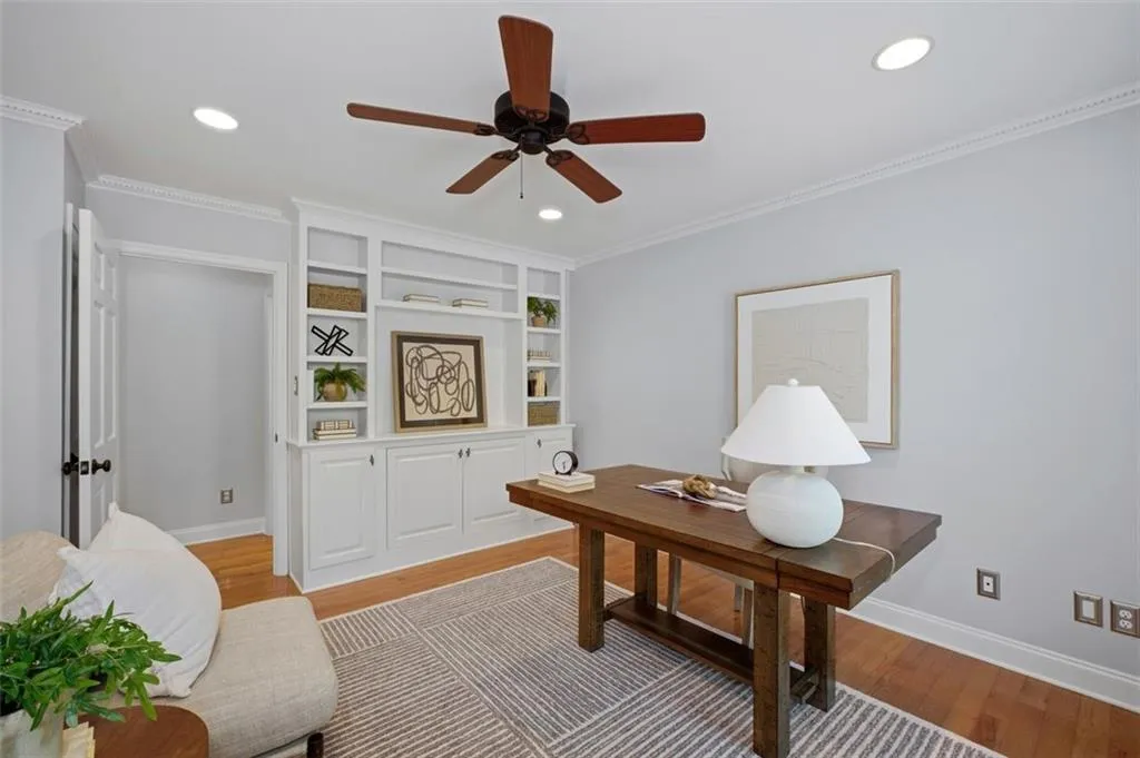 Built-ins in the bedroom/office on the main