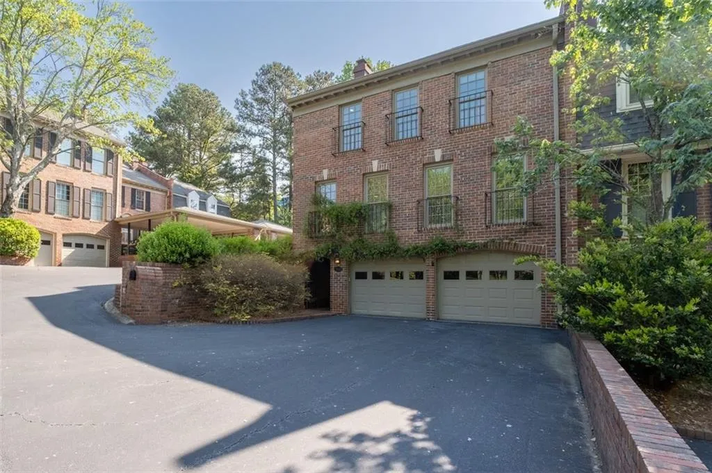 413 The North Chace, Sandy Springs, Georgia 30328, 4 Bedrooms Bedrooms, ,3 BathroomsBathrooms,Residential,For Sale,413 The North Chace,7759168