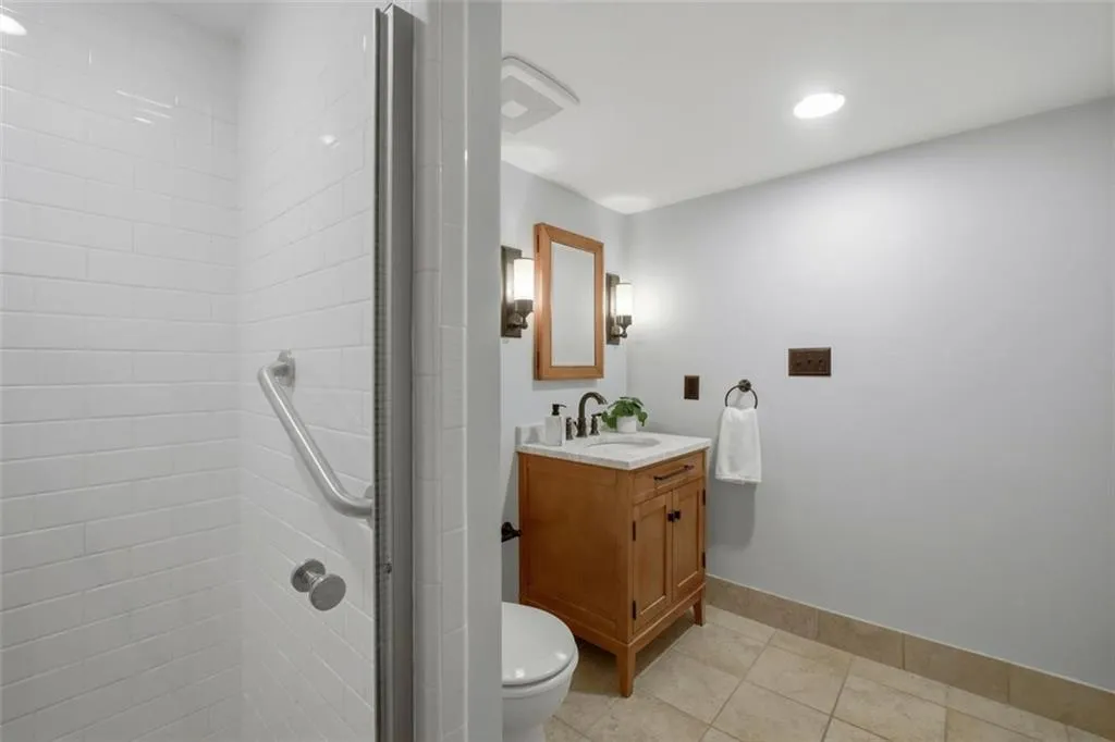 Full guest bathroom on the main level