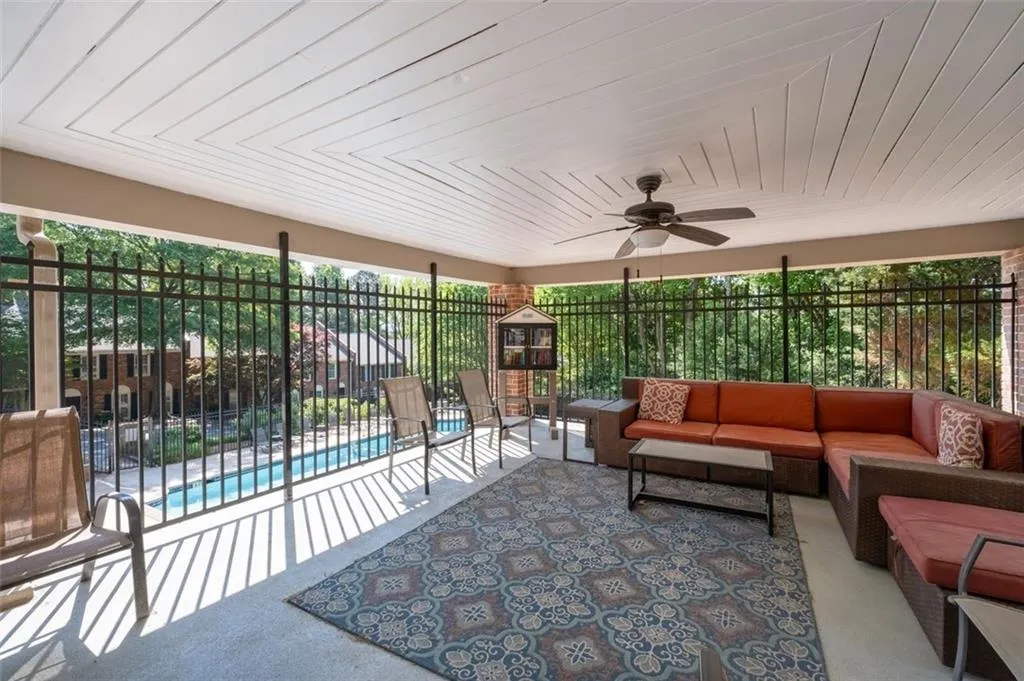 413 The North Chace, Sandy Springs, Georgia 30328, 4 Bedrooms Bedrooms, ,3 BathroomsBathrooms,Residential,For Sale,413 The North Chace,7759168