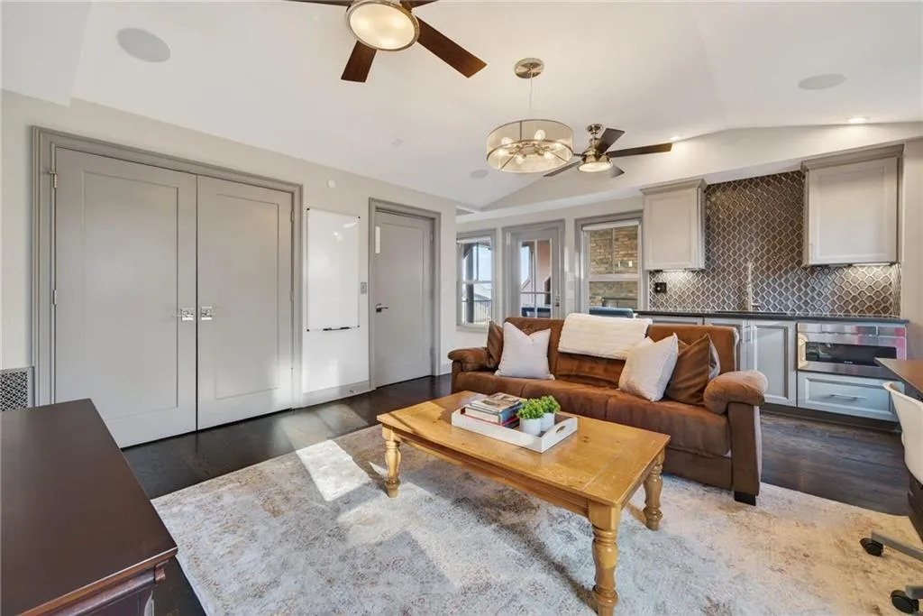 3804 Lookout Perch Lane Se Unit 23, Atlanta, Georgia 30339, 4 Bedrooms Bedrooms, 0 ,4 BathroomsBathrooms,Residential,For Sale,3804 Lookout Perch Lane Se Unit 23,7718306