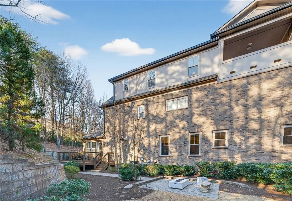 3804 Lookout Perch Lane Se Unit 23, Atlanta, Georgia 30339, 4 Bedrooms Bedrooms, 0 ,4 BathroomsBathrooms,Residential,For Sale,3804 Lookout Perch Lane Se Unit 23,7718306