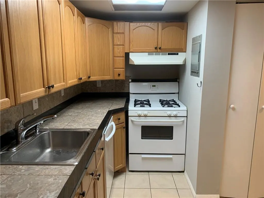 546 Northridge Crossing Drive, Sandy Springs, Georgia 30350, 2 Bedrooms Bedrooms, ,2 BathroomsBathrooms,Residential,Sold,546 Northridge Crossing Drive,6675427