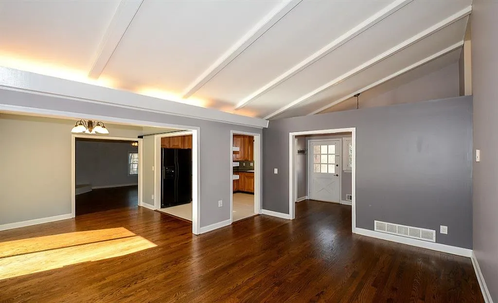 165 Chaseland Road, Sandy Springs, Georgia 30328, 4 Bedrooms Bedrooms, ,2 BathroomsBathrooms,Residential,Sold,165 Chaseland Road,5803970