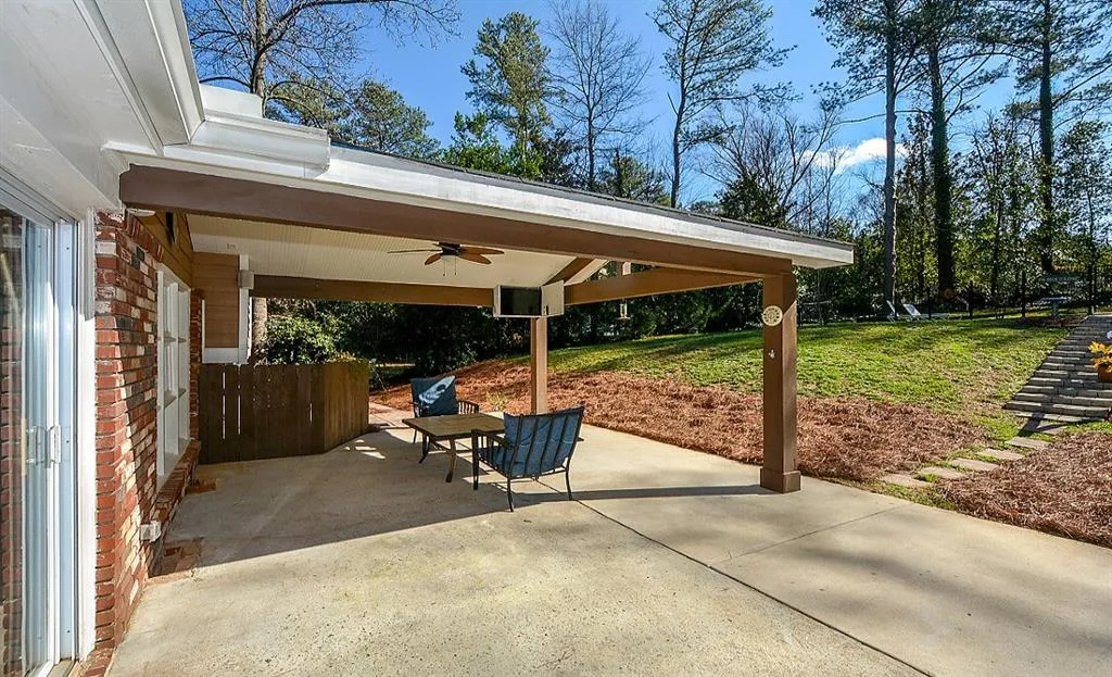 165 Chaseland Road, Sandy Springs, Georgia 30328, 4 Bedrooms Bedrooms, ,2 BathroomsBathrooms,Residential,Sold,165 Chaseland Road,5803970