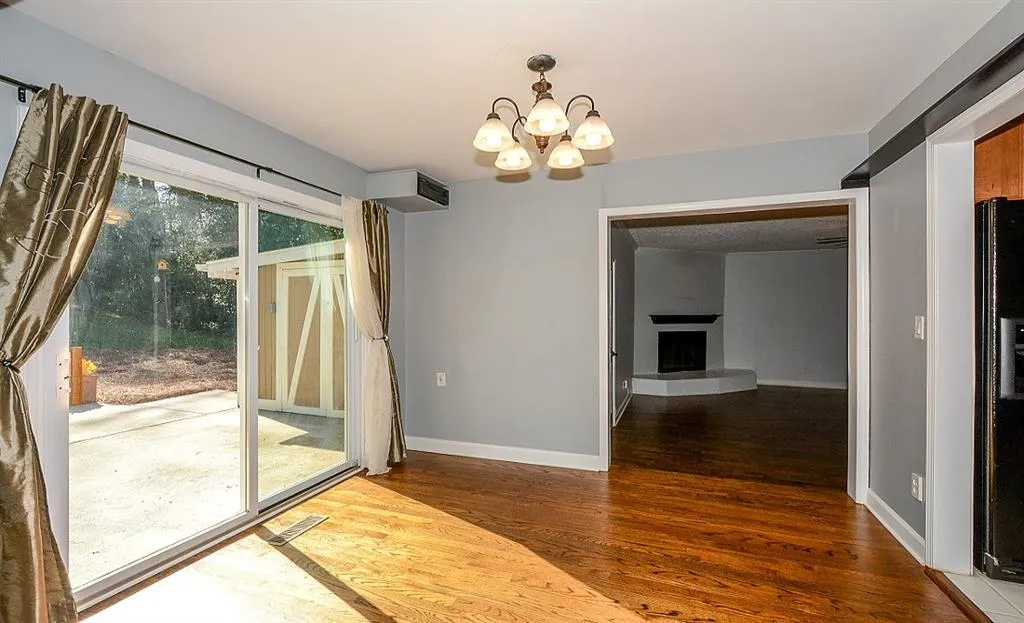 165 Chaseland Road, Sandy Springs, Georgia 30328, 4 Bedrooms Bedrooms, ,2 BathroomsBathrooms,Residential,Sold,165 Chaseland Road,5803970