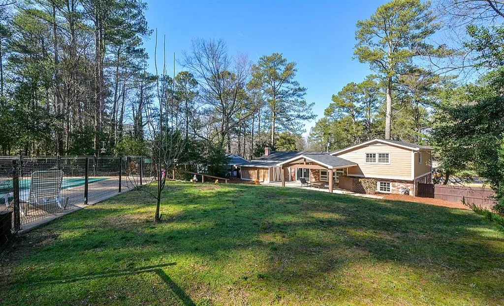 165 Chaseland Road, Sandy Springs, Georgia 30328, 4 Bedrooms Bedrooms, ,2 BathroomsBathrooms,Residential,Sold,165 Chaseland Road,5803970