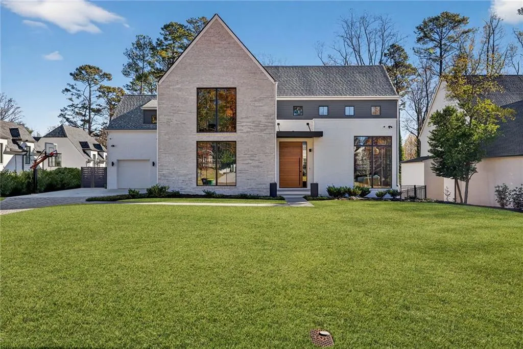 4795 Merlendale Court, Atlanta, Georgia 30327, 5 Bedrooms Bedrooms, ,5 BathroomsBathrooms,Residential,For Sale,4795 Merlendale Court,7687002