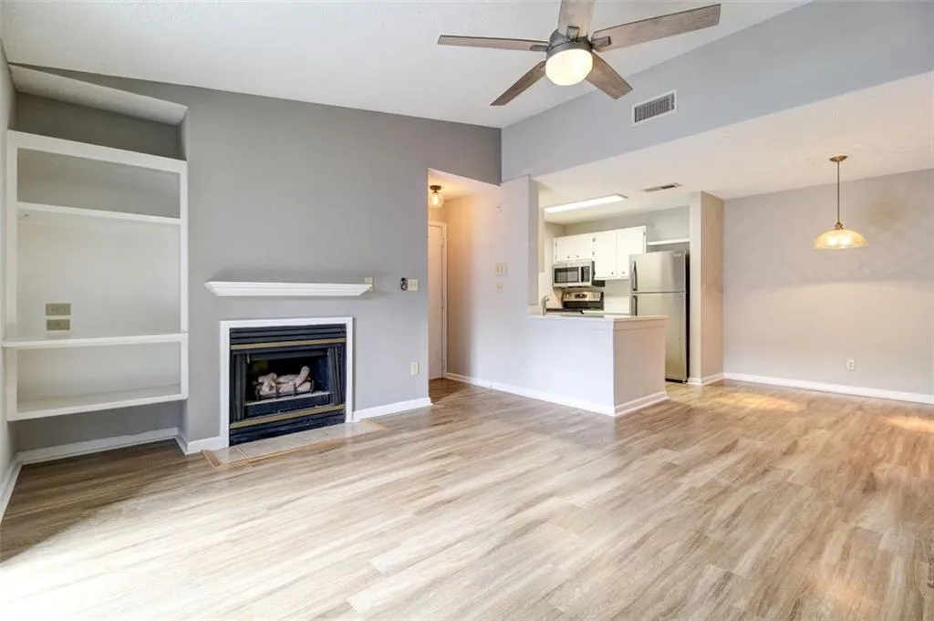 629 Granville Court, Sandy Springs, Georgia 30328, 1 Bedroom Bedrooms, ,1 BathroomBathrooms,Residential,Sold,629 Granville Court,6842656