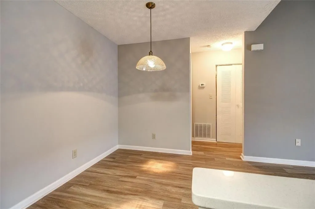 629 Granville Court, Sandy Springs, Georgia 30328, 1 Bedroom Bedrooms, ,1 BathroomBathrooms,Residential,Sold,629 Granville Court,6842656