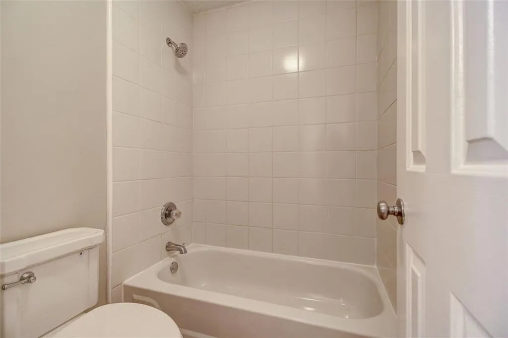 629 Granville Court, Sandy Springs, Georgia 30328, 1 Bedroom Bedrooms, ,1 BathroomBathrooms,Residential,Sold,629 Granville Court,6842656