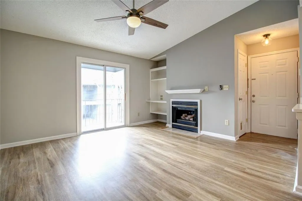 629 Granville Court, Sandy Springs, Georgia 30328, 1 Bedroom Bedrooms, ,1 BathroomBathrooms,Residential,Sold,629 Granville Court,6842656