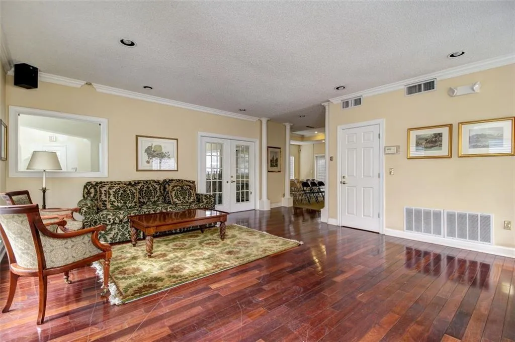 629 Granville Court, Sandy Springs, Georgia 30328, 1 Bedroom Bedrooms, ,1 BathroomBathrooms,Residential,Sold,629 Granville Court,6842656