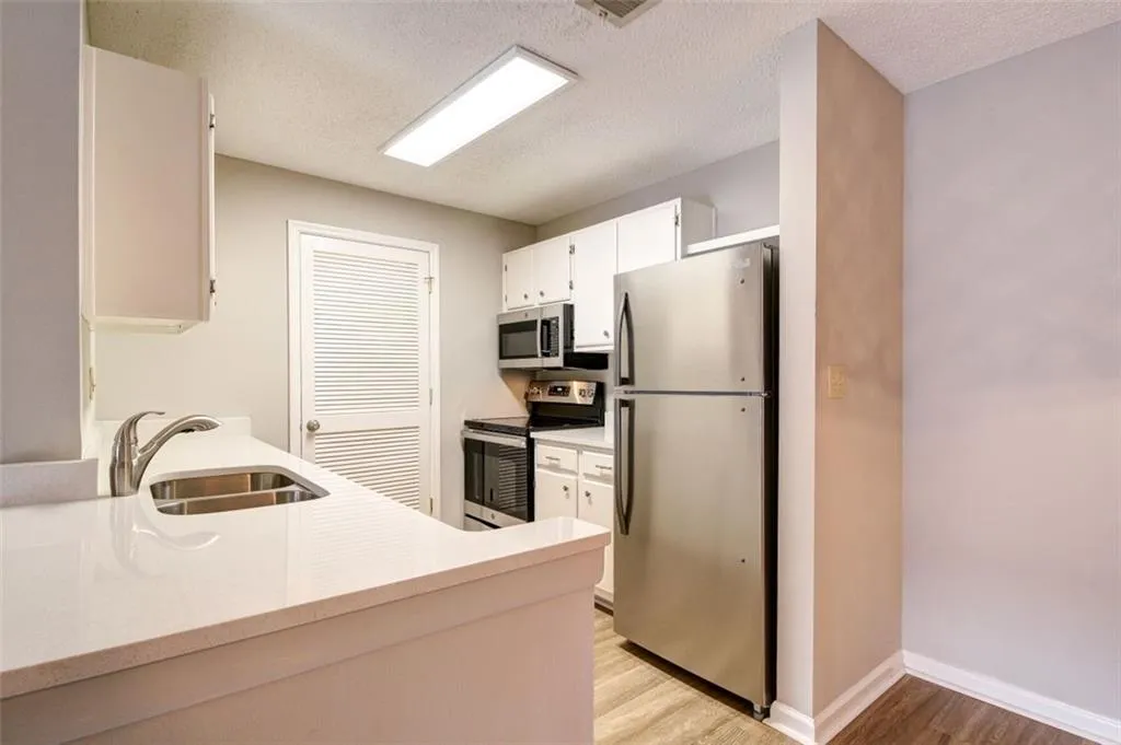 629 Granville Court, Sandy Springs, Georgia 30328, 1 Bedroom Bedrooms, ,1 BathroomBathrooms,Residential,Sold,629 Granville Court,6842656