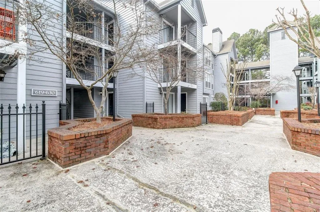 629 Granville Court, Sandy Springs, Georgia 30328, 1 Bedroom Bedrooms, ,1 BathroomBathrooms,Residential,Sold,629 Granville Court,6842656