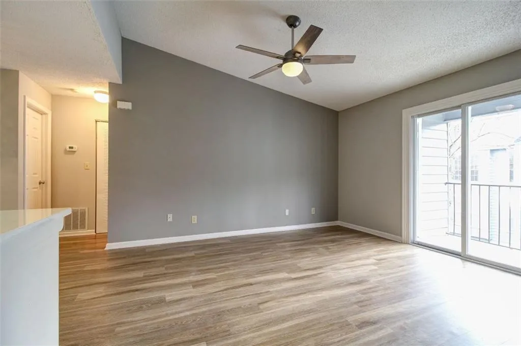 629 Granville Court, Sandy Springs, Georgia 30328, 1 Bedroom Bedrooms, ,1 BathroomBathrooms,Residential,Sold,629 Granville Court,6842656