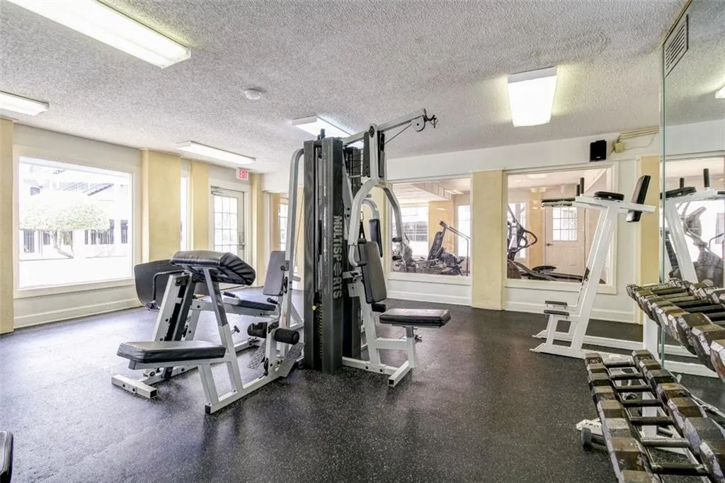 629 Granville Court, Sandy Springs, Georgia 30328, 1 Bedroom Bedrooms, ,1 BathroomBathrooms,Residential,Sold,629 Granville Court,6842656