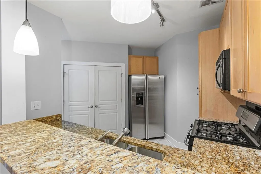 799 Hammond Drive Unit 219, Atlanta, Georgia 30328, 2 Bedrooms Bedrooms, ,2 BathroomsBathrooms,Residential,For Sale,799 Hammond Drive Unit 219,7686623