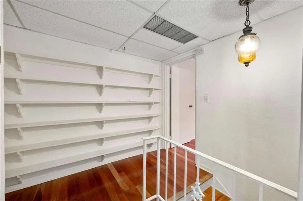 270 Lakemoore Drive Unit B, Atlanta, Georgia 30342, 2 Bedrooms Bedrooms, ,1 BathroomBathrooms,Residential,For Sale,270 Lakemoore Drive Unit B,7627501