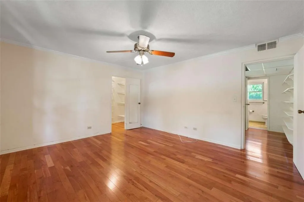 270 Lakemoore Drive Unit B, Atlanta, Georgia 30342, 2 Bedrooms Bedrooms, ,1 BathroomBathrooms,Residential,For Sale,270 Lakemoore Drive Unit B,7627501