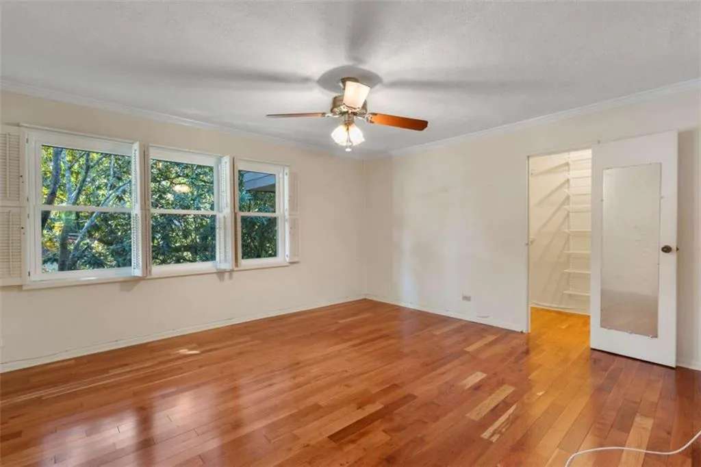 270 Lakemoore Drive Unit B, Atlanta, Georgia 30342, 2 Bedrooms Bedrooms, ,1 BathroomBathrooms,Residential,For Sale,270 Lakemoore Drive Unit B,7627501