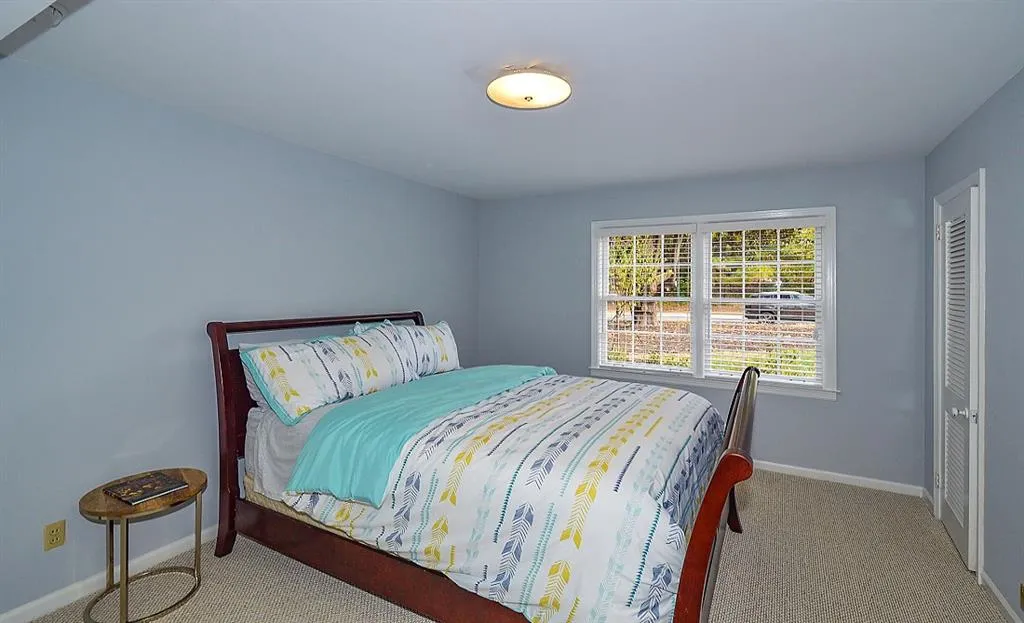 105 W Spalding Drive, Sandy Springs, Georgia 30328, 4 Bedrooms Bedrooms, ,3 BathroomsBathrooms,Residential,Sold,105 W Spalding Drive,5767373