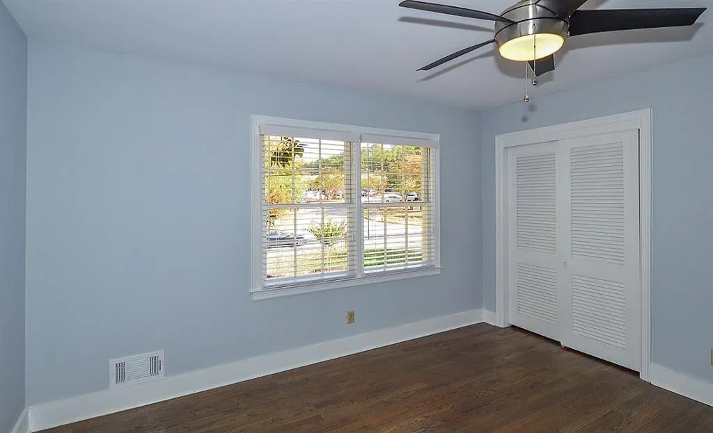 105 W Spalding Drive, Sandy Springs, Georgia 30328, 4 Bedrooms Bedrooms, ,3 BathroomsBathrooms,Residential,Sold,105 W Spalding Drive,5767373