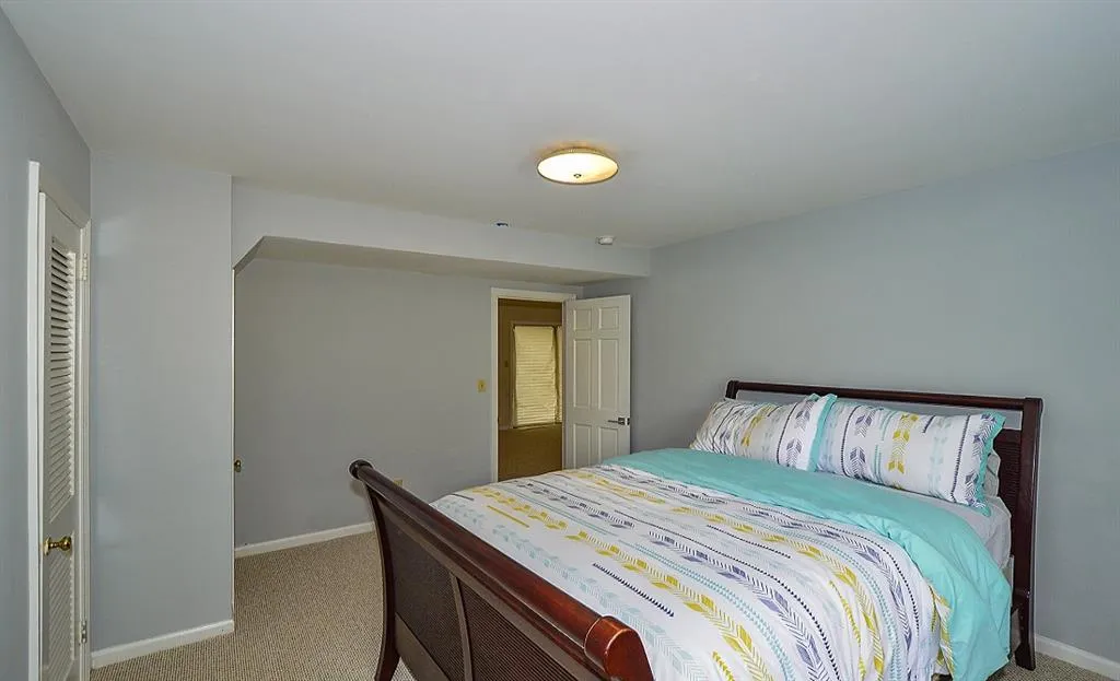 105 W Spalding Drive, Sandy Springs, Georgia 30328, 4 Bedrooms Bedrooms, ,3 BathroomsBathrooms,Residential,Sold,105 W Spalding Drive,5767373