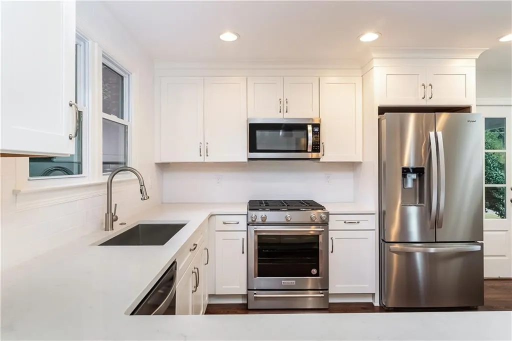 450 Pine Forest Road, Sandy Springs, Georgia 30342, 3 Bedrooms Bedrooms, ,2 BathroomsBathrooms,Residential,Sold,450 Pine Forest Road,6555943