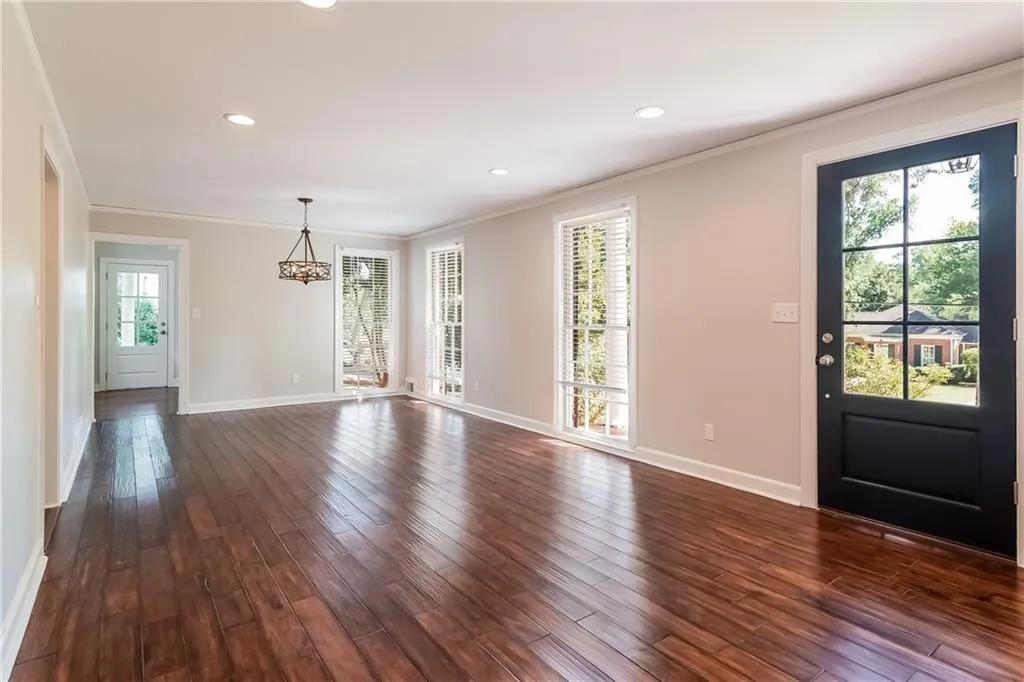 450 Pine Forest Road, Sandy Springs, Georgia 30342, 3 Bedrooms Bedrooms, ,2 BathroomsBathrooms,Residential,Sold,450 Pine Forest Road,6555943