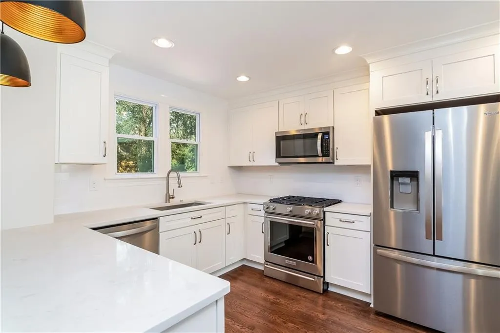 450 Pine Forest Road, Sandy Springs, Georgia 30342, 3 Bedrooms Bedrooms, ,2 BathroomsBathrooms,Residential,Sold,450 Pine Forest Road,6555943