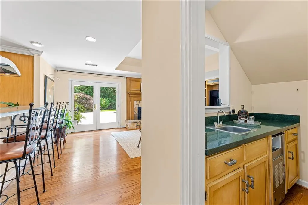 5865 Riverwood Drive, Sandy Springs, Georgia 30328, 4 Bedrooms Bedrooms, ,3 BathroomsBathrooms,Residential,Sold,5865 Riverwood Drive,7072287