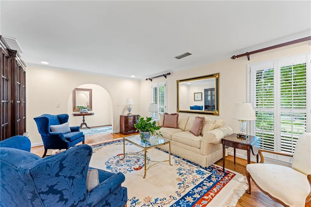 5865 Riverwood Drive, Sandy Springs, Georgia 30328, 4 Bedrooms Bedrooms, ,3 BathroomsBathrooms,Residential,Sold,5865 Riverwood Drive,7072287