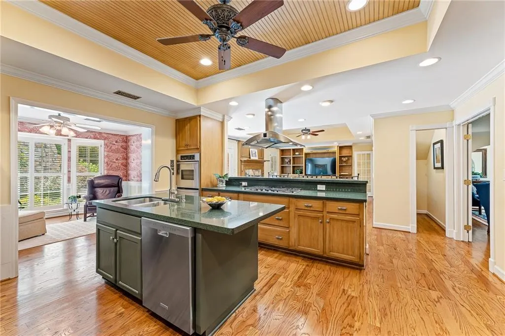 5865 Riverwood Drive, Sandy Springs, Georgia 30328, 4 Bedrooms Bedrooms, ,3 BathroomsBathrooms,Residential,Sold,5865 Riverwood Drive,7072287