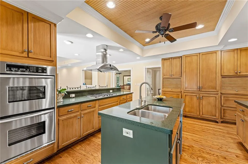 5865 Riverwood Drive, Sandy Springs, Georgia 30328, 4 Bedrooms Bedrooms, ,3 BathroomsBathrooms,Residential,Sold,5865 Riverwood Drive,7072287