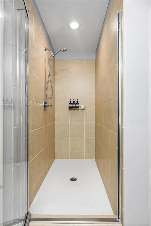 215 Semel Circle Nw Unit 460, Atlanta, Georgia 30309, 2 Bedrooms Bedrooms, ,2 BathroomsBathrooms,Residential,Sold,215 Semel Circle Nw Unit 460,7182111
