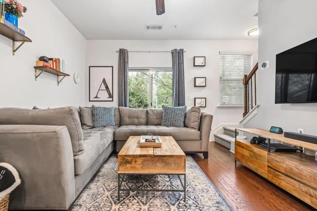 215 Semel Circle Nw Unit 460, Atlanta, Georgia 30309, 2 Bedrooms Bedrooms, ,2 BathroomsBathrooms,Residential,Sold,215 Semel Circle Nw Unit 460,7182111