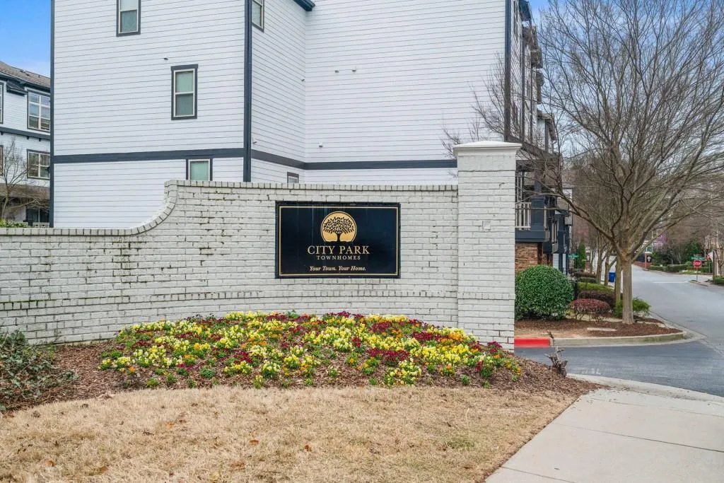 215 Semel Circle Nw Unit 460, Atlanta, Georgia 30309, 2 Bedrooms Bedrooms, ,2 BathroomsBathrooms,Residential,Sold,215 Semel Circle Nw Unit 460,7182111